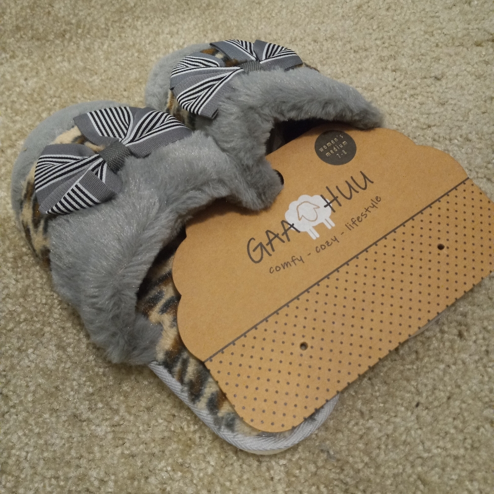 Gaa Huu Slippers! Gray and leopard print! Sz: 38-39